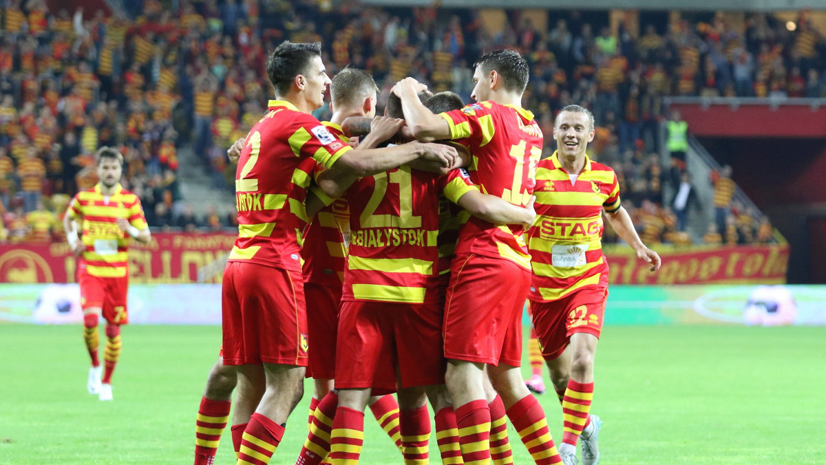 Jagiellonia Białystok - Termalica Bruk-Bet Nieciecza - mecz 36. kolejki w grupie spadkowej Ekstraklasy. Spotkanie rozpoczęło się we wtorek, 10 maja, o godzinie 20:30.