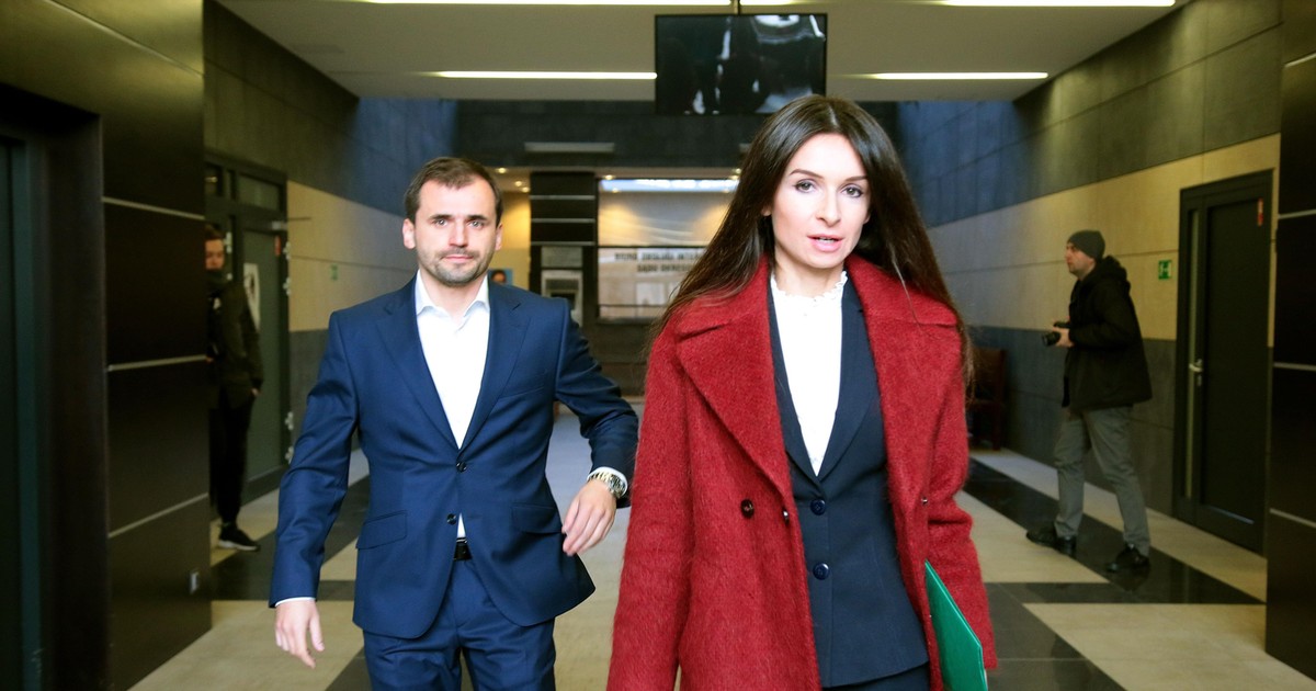 Marcin Ma Się Wkrótce Przeprowadzić Próbuje Zaplanować Ustawienie Swoich Mebli