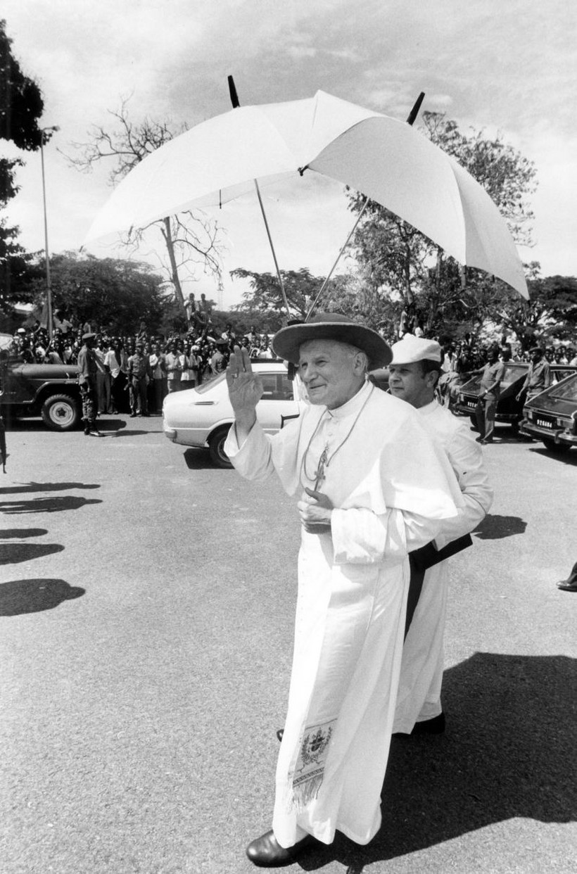 Watykan, 16.10.1978 Nowo wybrany papież Jan Paweł II. fot. zuma/Newspix.pl