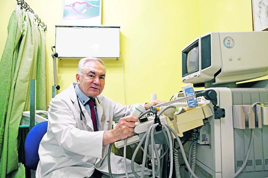 Prof. dr sc. med. Višeslav Hadži-Tanović: Najveći broj umire usled posledica viremije, i to zbog popuštanja srca kao posledice virusne upale pluća, koja pak izaziva plućnu hipertenziju i opterećenje desnog srca