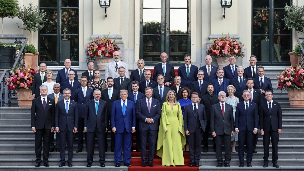 Szczyt NATO w Hadze. Rodzina królewska podjęła przywódców wytworną kolacją