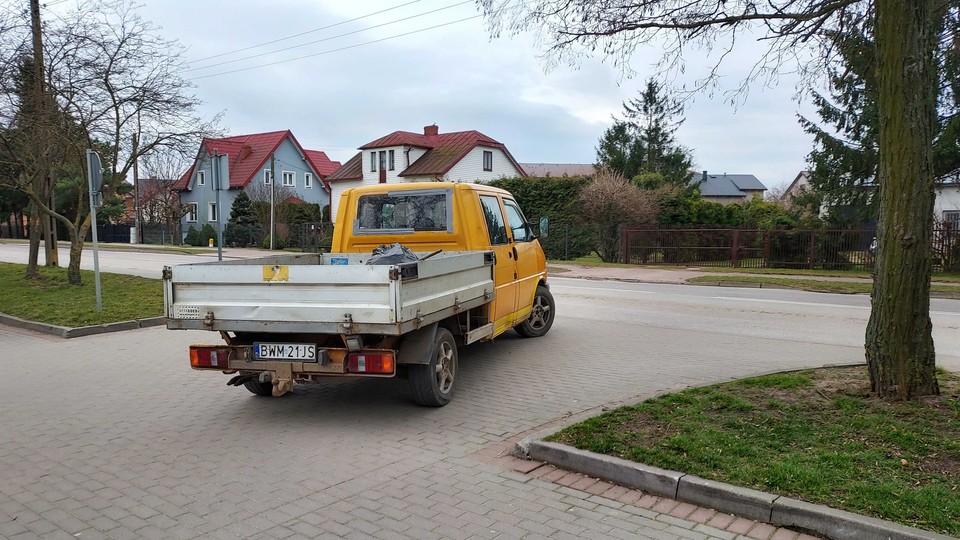 Parking przed urzędem miasta