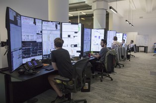 Kosmiczne zarobki zaraz po ukończeniu studiów. Tu można zgarnąć nawet 400 tys. dol. rocznie