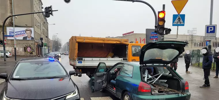 Obywatelskie zatrzymanie w Łodzi. Jeden z uczestników zasnął w bagażniku