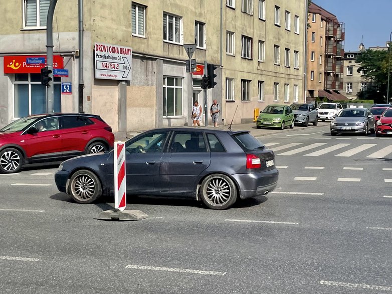 Zapadnięcie jezdni na al. Piłsudskiego