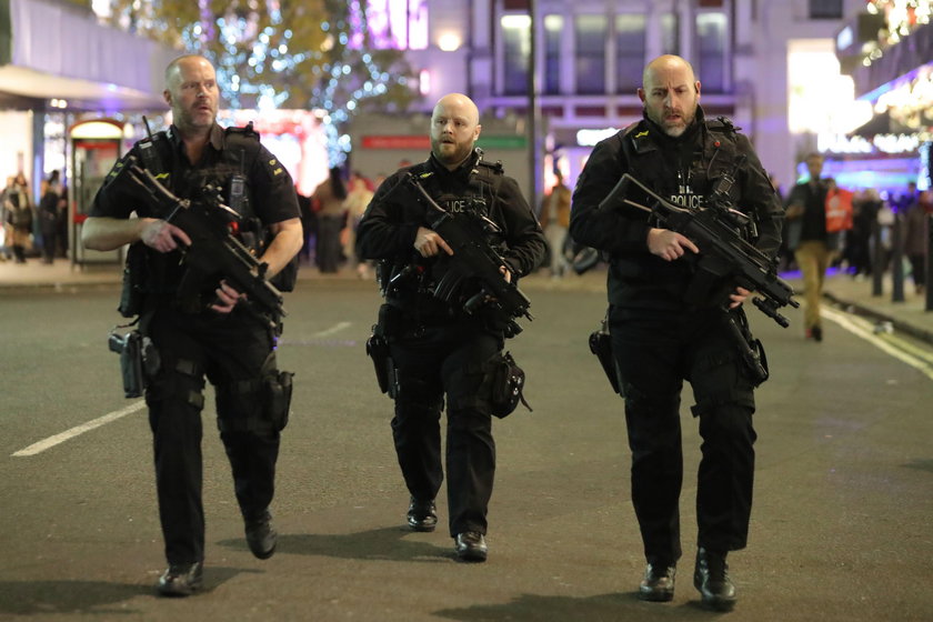 Strzały na stacji metra w Londynie. Setki ludzi zostało ewakuowanych
