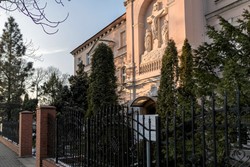 Był gwałcony i bity w ośrodku sióstr boromeuszek. Pół miliona zł zadośćuczynienia