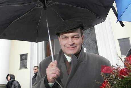 N/z Jacek Chmielnik - aktor.Plan serialu 'Samo zycie'. Sceny slubu Irka i Tamary (Beaty Kawki i Slawomira Packa).Warszawa, Polska. 2007-03-23.fot. Krzysztof Kuczyk/FORUM.Recording of 'Samo Zycie' tv programme.Warsaw, Poland. 2007-03-23.photo by Krzysztof Kuczyk/FORUM.