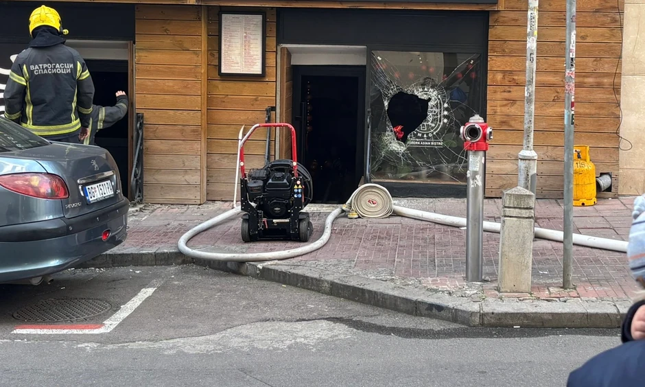 Nepoznata osoba bacila zapaljivu materiju na restoran u Kondinoj ulici 