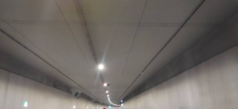 Tunel POW - kierowcy narzekają na nawierzchnię. Jest odpowiedź GDDKiA