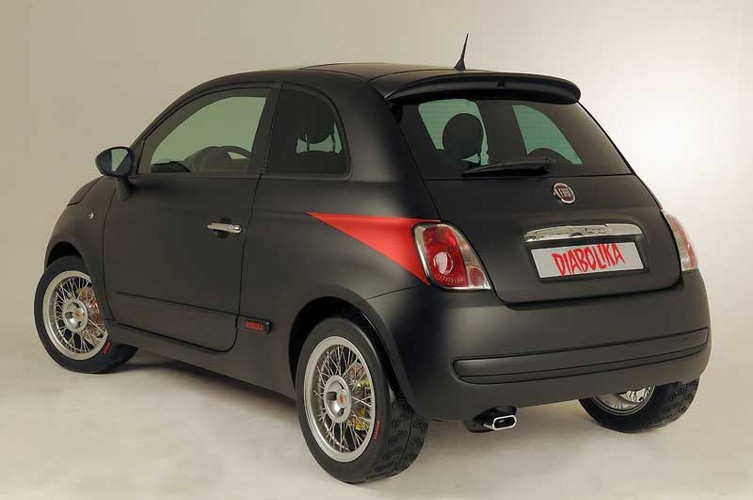 Fiat 500 Diabolika to dzieło włoskiej firmy tuningowej StudioTorino i wydawnictwa Mycrom