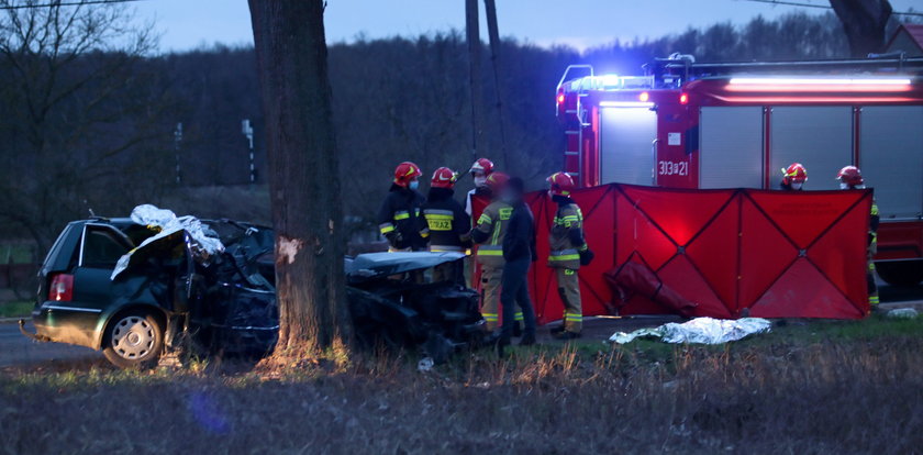 Tragedia w Dąbroszynie. Nie żyje dwóch młodych mężczyzn