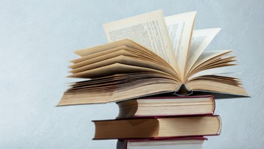 QUIZ ze szkolnych lektur. Uzupełnij tytuł książki. Uważaj na ostatnie pytanie