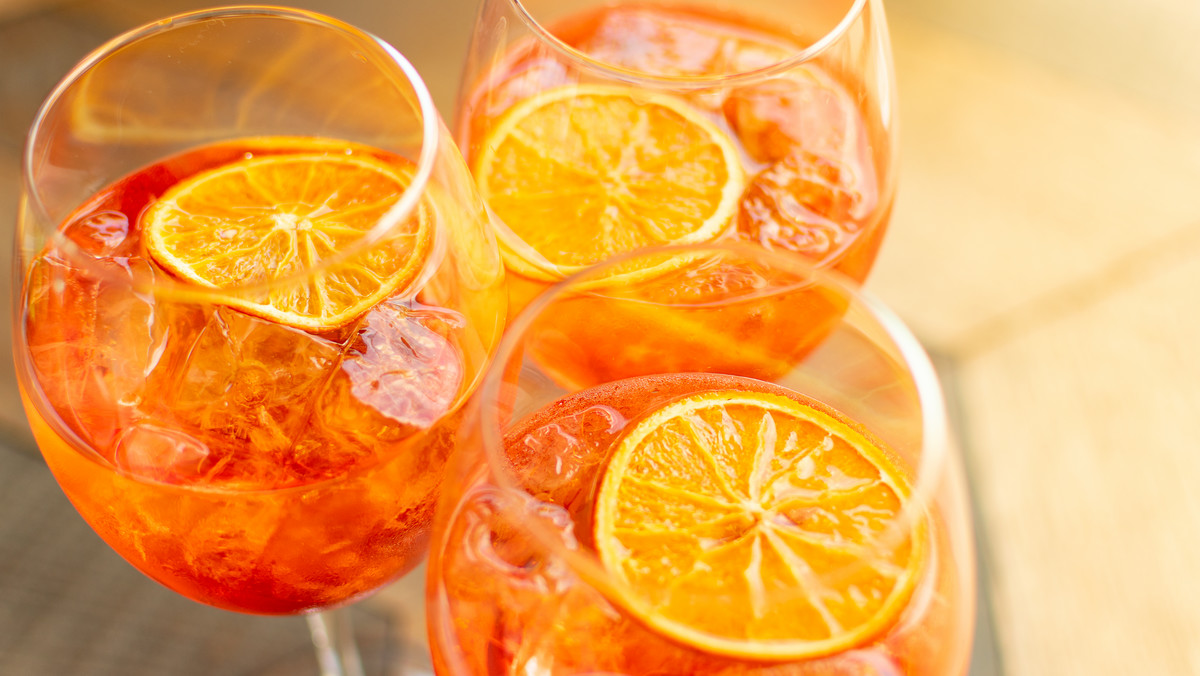 Z czym pić Aperol? Jakie Prosecco wybrać? Drinki z Aperolem