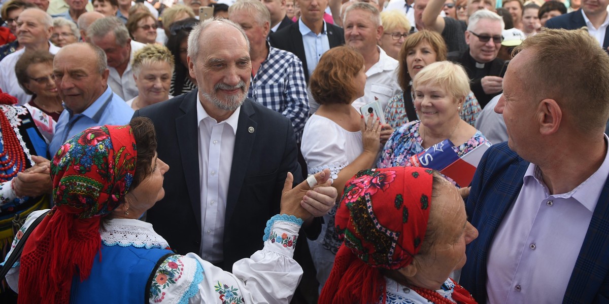 Antoni Macierewicz zatańczył na Pikniku Rodzinnym w Miedznej Murowanej