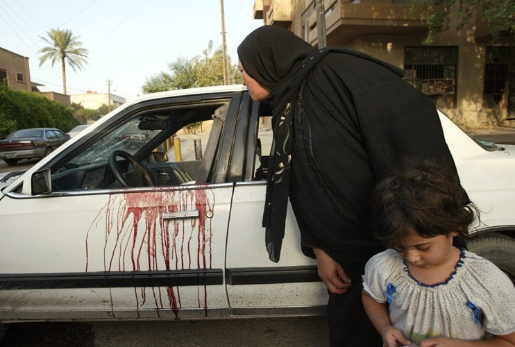 Październik 2007: Dwie kobiety zostały zastrzelone w samochodzie na ulicy Bagadu przez ochroniarzy z Backwater