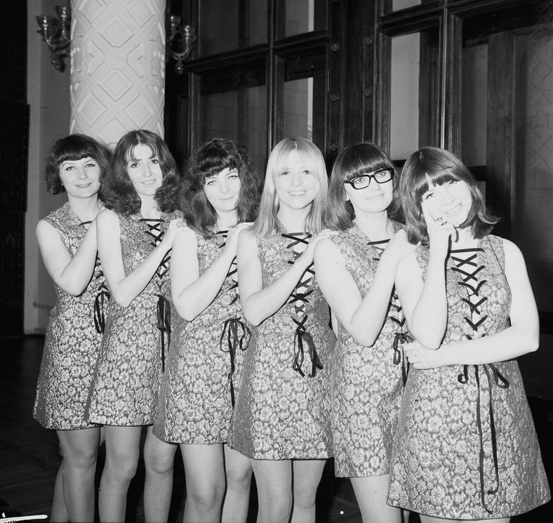 Alibabki (1970). Od lewej: Anna Łytko, Ewa Dębicka, Sylwia Krajewska, Agata Dowhań, Wanda Orlańska Borkowska, Anna Dębicka