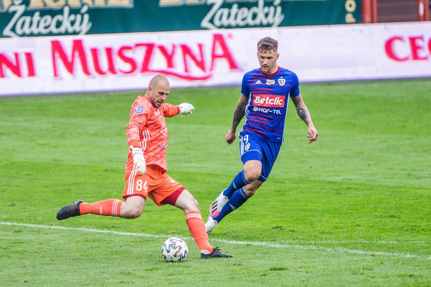 Pilka nozna. PKO Ekstraklasa. Piast Gliwice - Gornik Zabrze. 09.06.2020