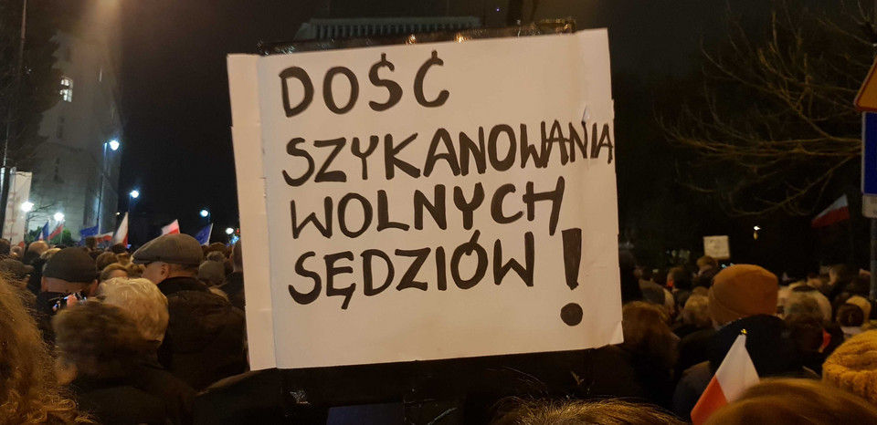Transparenty w Warszawie