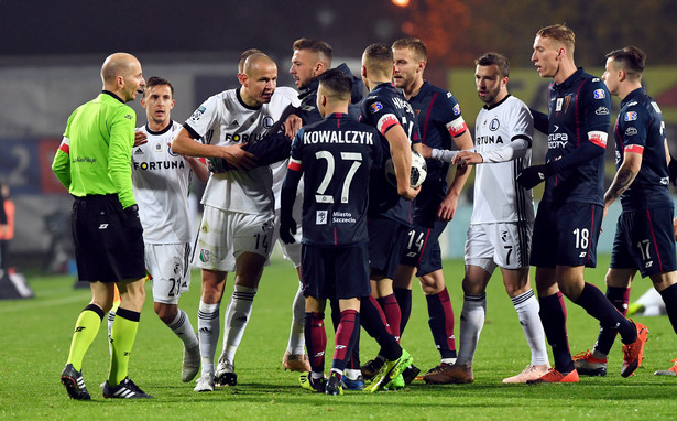 Ekstraklasa: Piłkarskie święto w Szczecinie. Pełne trybuny i zwycięstwo Pogoni nad Legią