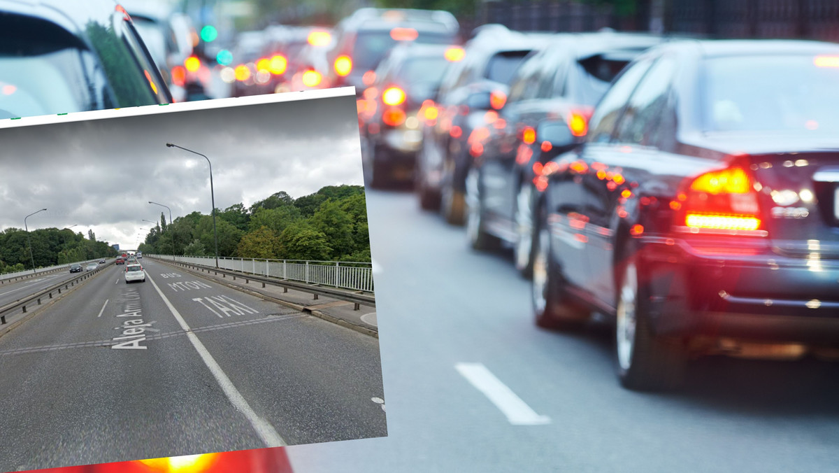 Warszawa. Poważny wypadek na Trasie Łazienkowskiej. Dachowało auto osobowe