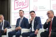 Szef PO Donald Tusk, szef PSL Władyslaw Kosiniak Kamysz, szef stowarzyszenia Polska 2050 Szymon Hołownia i przewodniczący SLD Włodzimierz Czarzasty