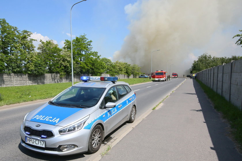 Ogromny pożar w Ostrowie. Płonie składowisko odpadów