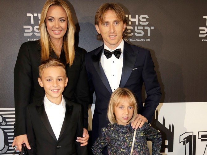 Vanja i Luka Modrić sa decom