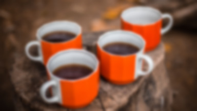 Pijesz co najmniej cztery filiżanki kawy dziennie? Zapamiętaj tę radę