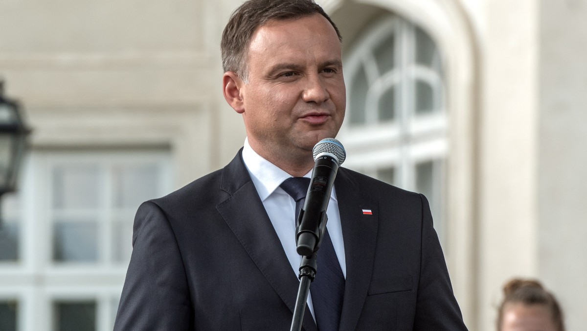 Prezydent Andrzej Duda niezmiennie wyraża nadzieję, że spór wokół Trybunału Konstytucyjnego uda się załagodzić w wyniku kompromisu między partiami obecnymi w parlamencie – głosi komunikat Kancelarii Prezydenta.