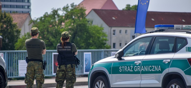 Kontrole na granicach przedłużone. Trwa zamykanie szlaku na „nielegalną migrację”
