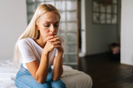 Beograđanka Anđela se udala za Dušana iz sela kod Kruševca, pa doživela ŠOK: "Moja SVEKRVA GLUMI SIROTICU DA BI ISPALA ŽRTVA, a mene pred svima PONIŽAVA"