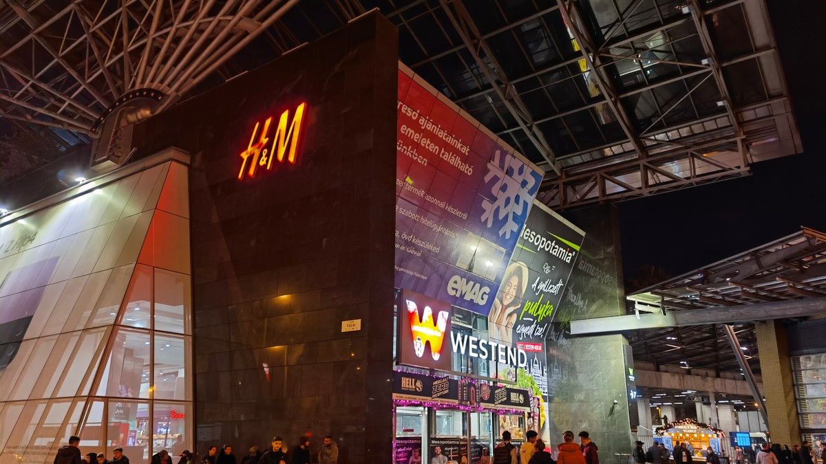 Fizetős lesz a vécé a Westendben