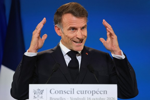 GORI JELISEJSKA PALATA Makron rastrgao Marin le Pen zbog Ukrajine: "Zbog tvojih bolesnih ideja POGINUĆE EVROPA!"