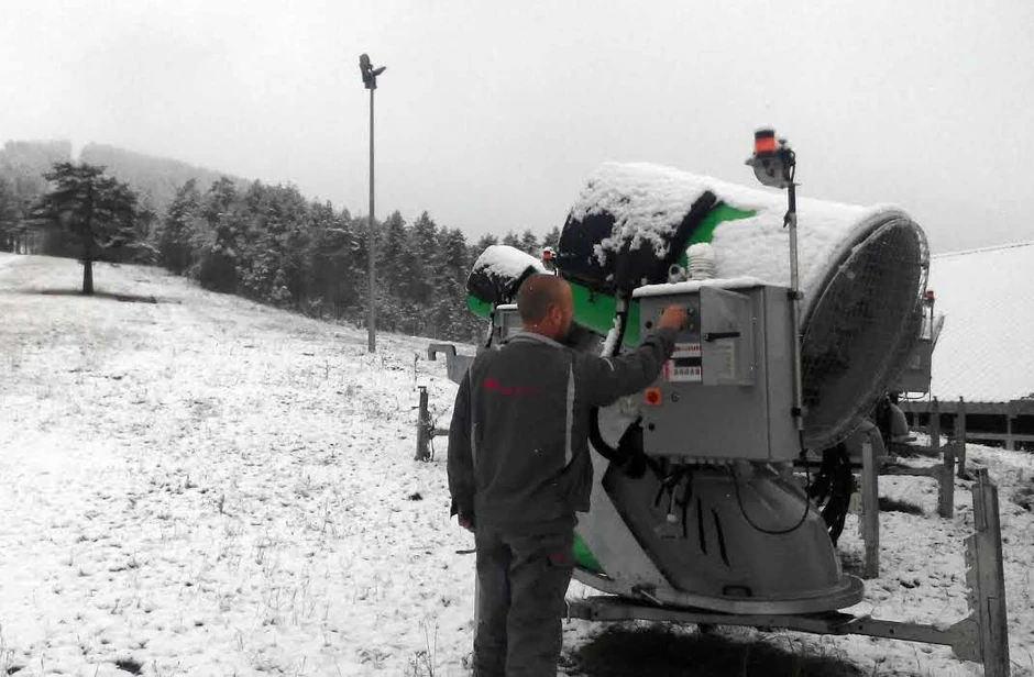 Topovi za veštačko osnežavanje