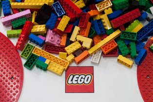 Nie poprawiać dobrego produktu, czyli pouczająca historia Lego