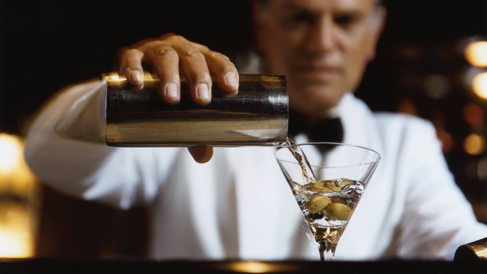 Najlepsze drinki z martini i jak je podawać - najważniejsze zasady