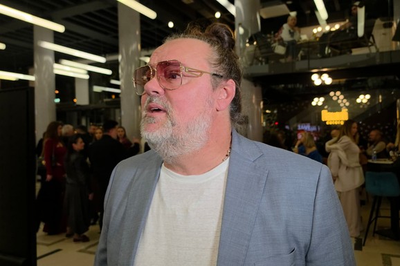 "MENI JE NAKARADNO DA ME PITAJU ZA GOSTE, A NE ZA ZDRAVLJE!" Željko Šašić pred koncert otvorio dušu o tremi, kolegama iz 90-ih i Maji Nikolić: "Nije neka šteta" (VIDEO)