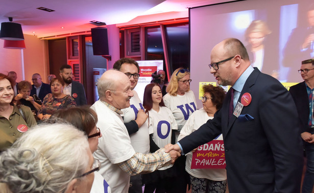 Wyniki wyborów w Gdańsku: Paweł Adamowicz pokonał Kacpra Płażyńskiego. GRAFIKA