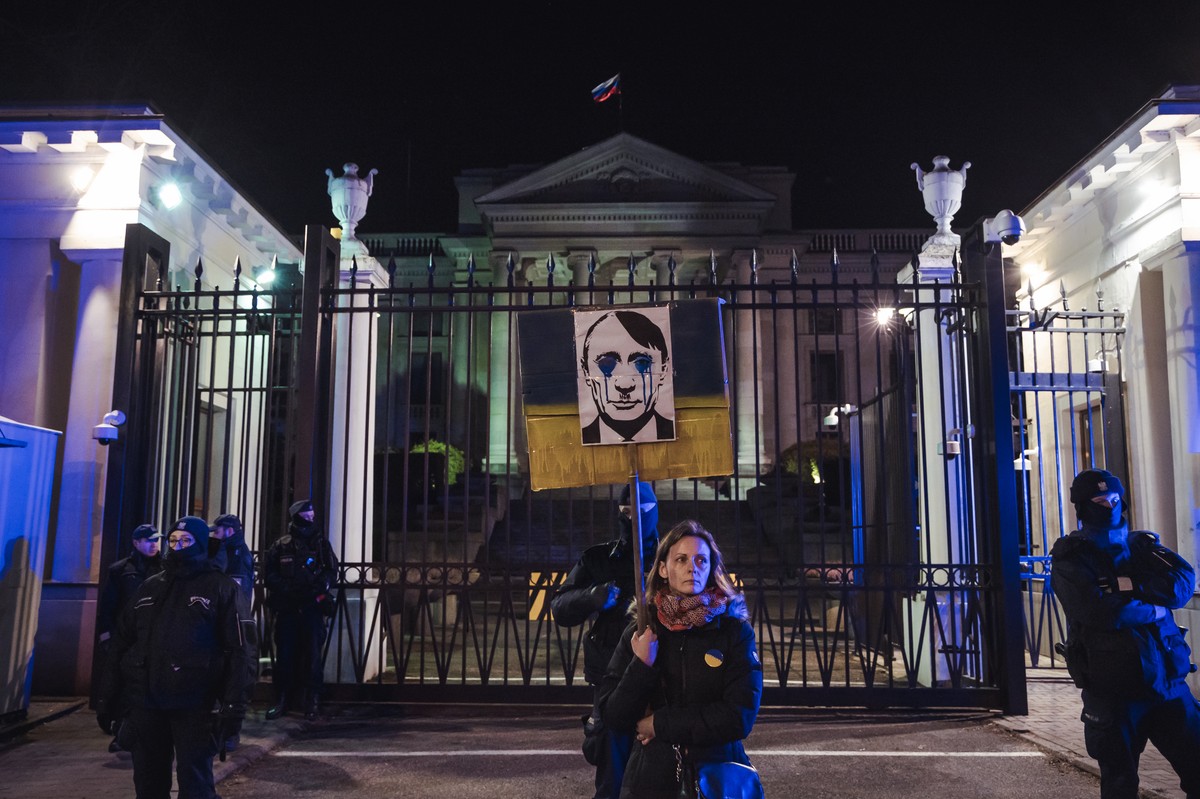 Czy zerwać stosunki dyplomatyczne z Rosją? Są wyniki sondażu