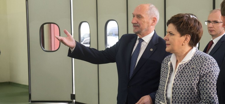 Macierewicz: W zakładach w Łodzi powstanie centrum serwisowe helikopterów wojskowych