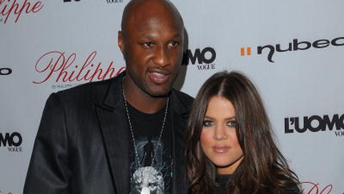 Jak podają zagraniczne media Lamar Odom i Khloe Kardashian najprawdopodobniej nie zamierzają się rozwodzić. Ponoć zamiast do swoich prawników małżeństwo ostatnio udało się na terapię dla par.