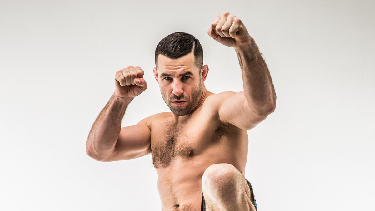 Takiego przebiegu walki wieczoru gali Professional MMA Challenge we Wrocławiu nikt się nie spodziewał. Tomasz Drwal znokautował Delsona Heleno, wcześniej jednak przez długi czas utrzymywał rywala… na plecach. Było to efektowne zwieńczenie stojącej na bardzo wysokim poziomie gali PROMMAC.