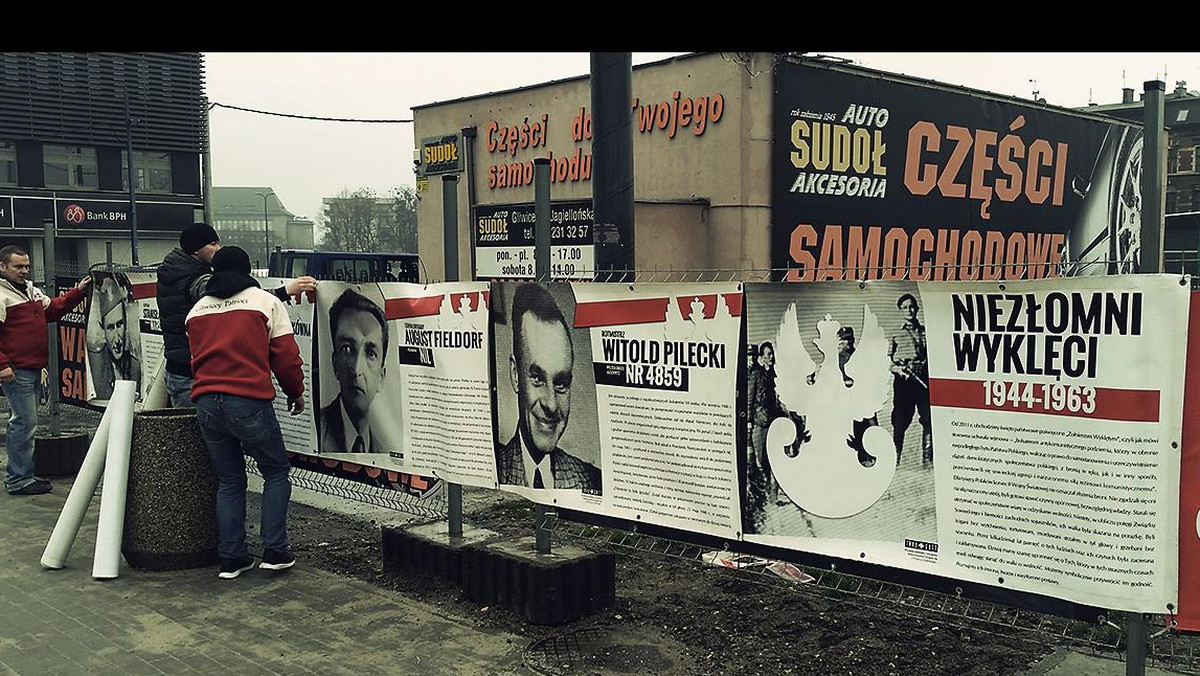 Trwają poszukiwania sprawców, którzy w weekend w Gliwicach ukradli część wystawy "Niezłomni Wyklęci 1944-63", poświęconej pamięci Żołnierzy Wyklętych. Zniknęła większość z 12 plansz przedstawiających życiorysy członków antykomunistycznego podziemia.