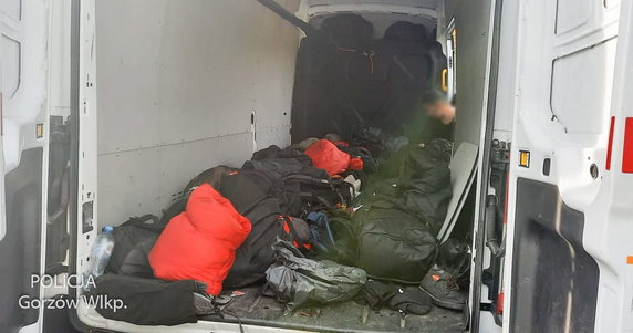 Bus z nielegalnymi migrantami zatrzymany w Kostrzynie nad Odrą