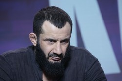 Mamed Chalidow sprzedaje swoje auto. Tanie nie jest