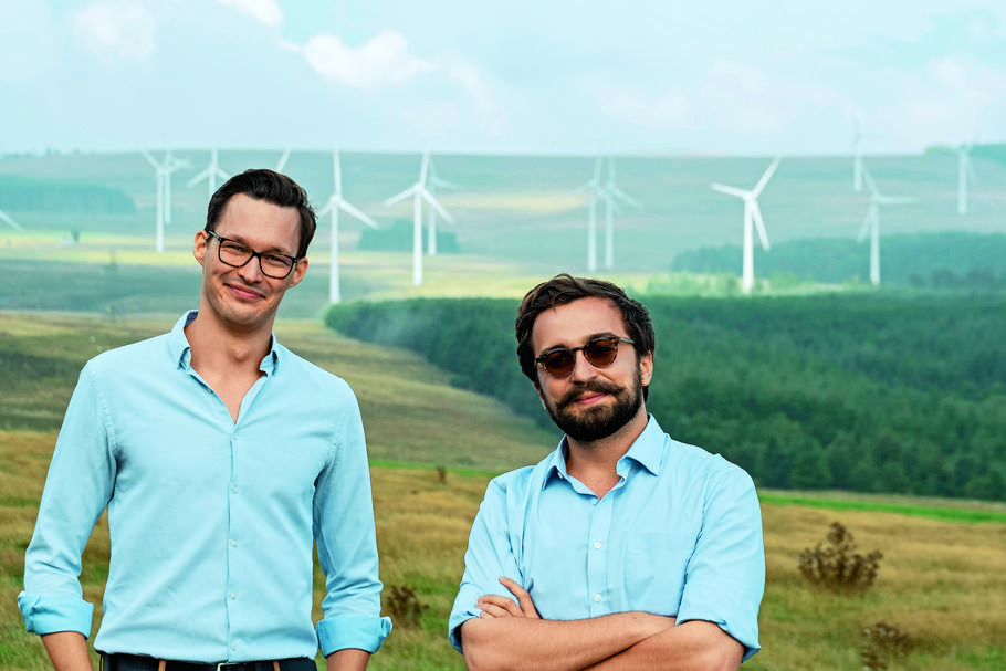 Grzegorz Marecki (z lewej) i Adam Anyszewski wykorzystują AI do optymalizacji projektowania infrastruktury. I wskakują na megatrend transformacji energetycznej.