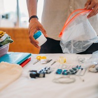 Mini patika otthon és nyaraláshoz - mit pakoljunk bele?