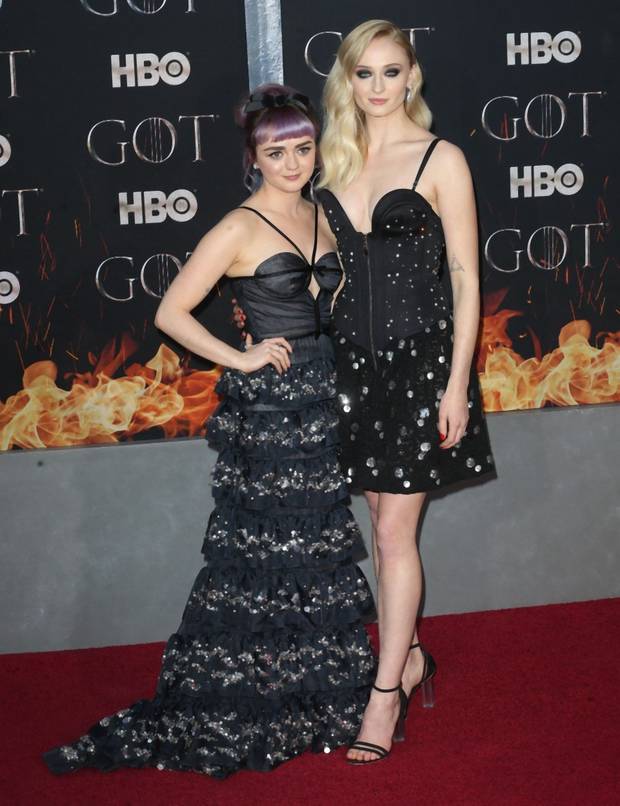 Maisie Williams i Sophie Turner