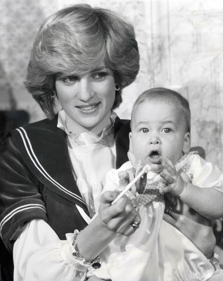 Księżna Diana w 1982 roku z synem Williamem / fot. EAST NEWS